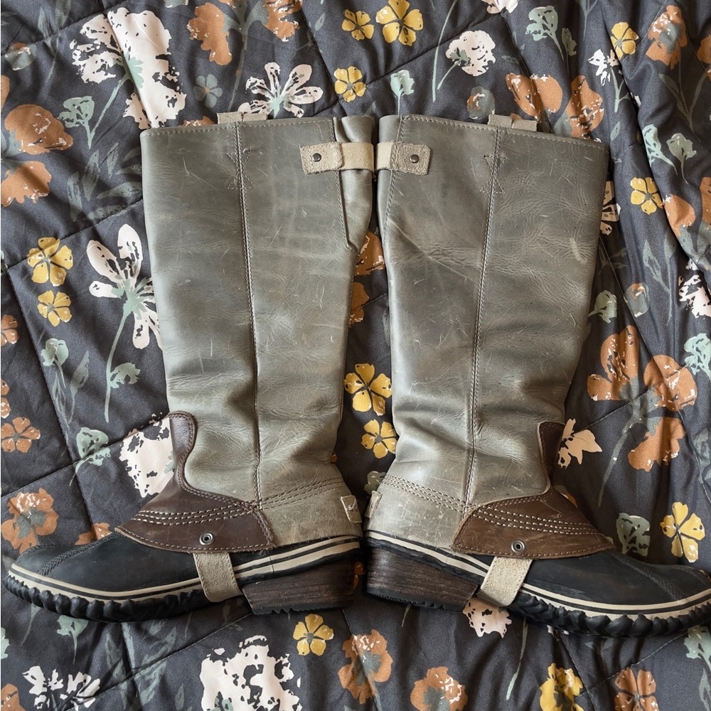 Sorel Olive and Brown Leather Boots